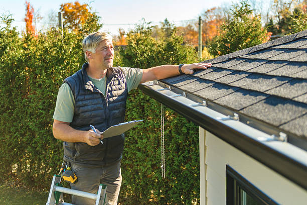 Professional Flat Roof Repair technician working in Hull, TX